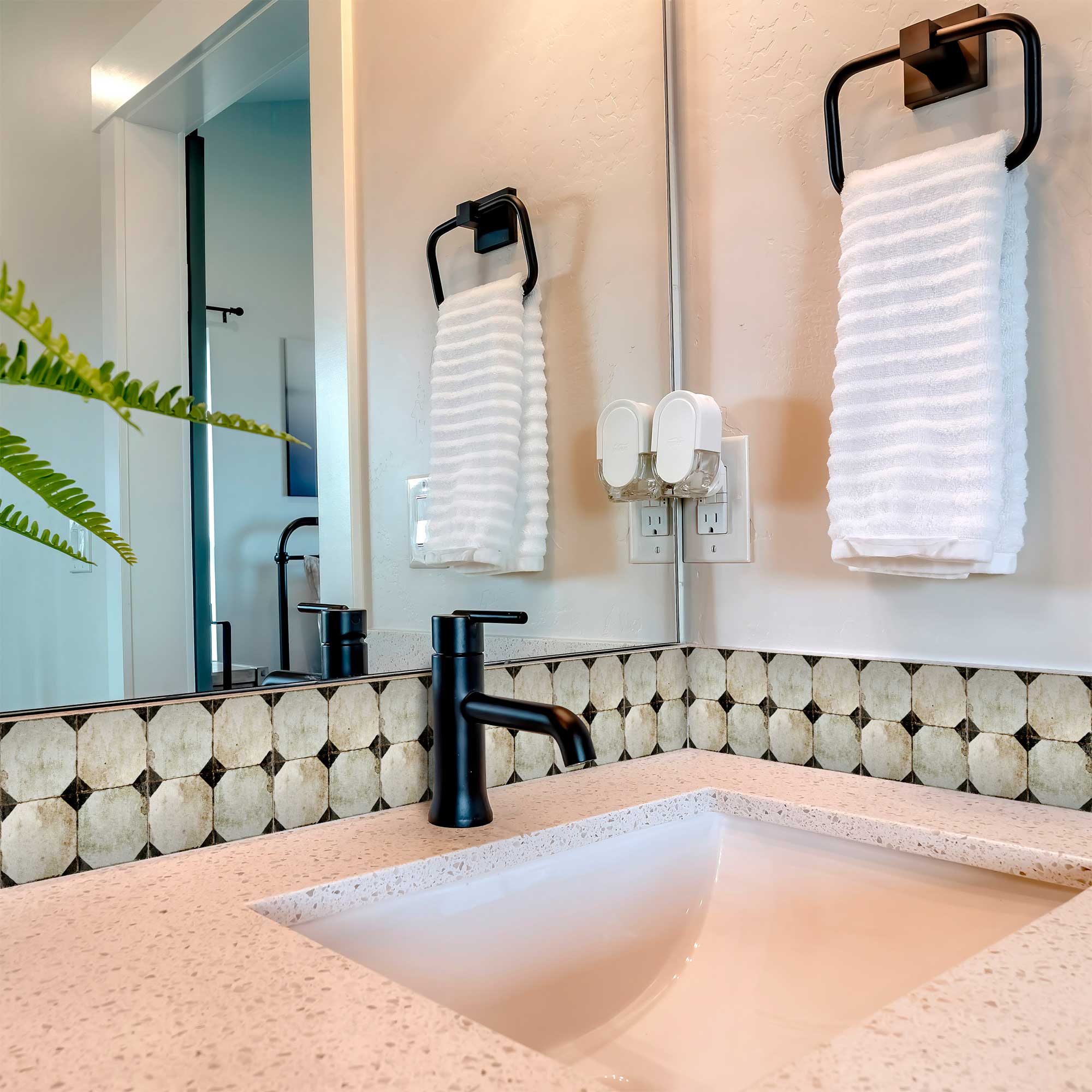 Vintage Black and White Tile Stickers heat proof kitchen backsplash Model - R27 - Image 3